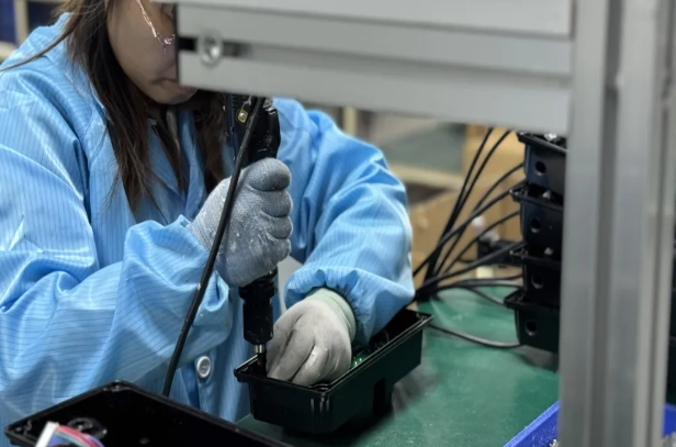 Звуковые пешеходные сигналы FAMA с пластиковым корпусом проданы в количестве более 7500 единиц в ноябре и установлены более чем на 1000 перекрестках. Звуковые пешеходные сигналы FAMA с пластиковым корпусом проданы в количестве более 7500 единиц в ноябре и установлены более чем на 1000 перекрестках.