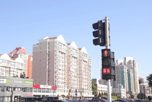 Звуковые пешеходные сигналы FAMA с пластиковым корпусом проданы в количестве более 7500 единиц в ноябре и установлены более чем на 1000 перекрестках. Звуковые пешеходные сигналы FAMA с пластиковым корпусом проданы в количестве более 7500 единиц в ноябре и установлены более чем на 1000 перекрестках.