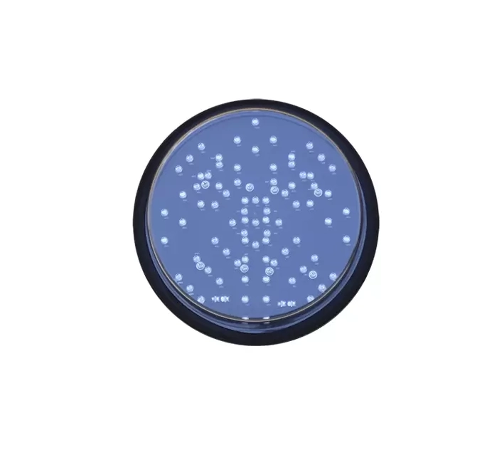 Красный Крест и зеленый стрелочный светофор Красный Крест и зеленый стрелочный светофор